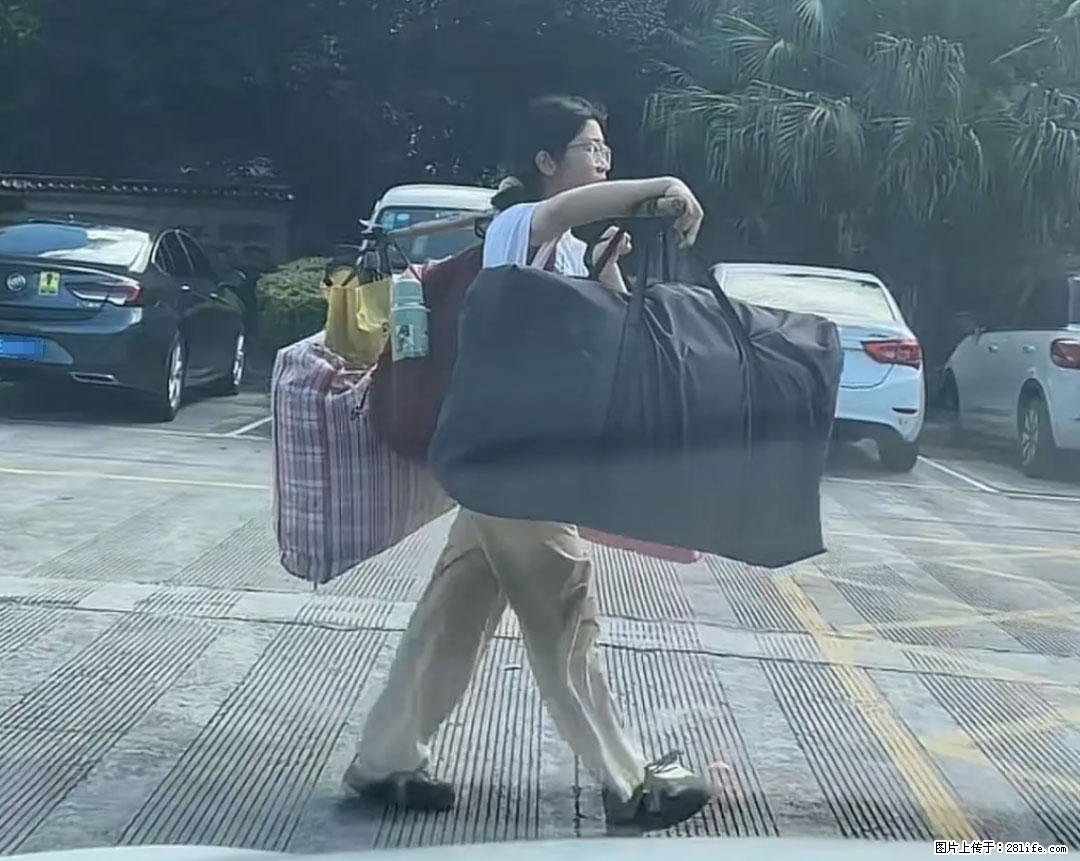 全网追的“扁担女孩”,找了一份暑假工,时薪12元 - 德州生活资讯 - 德州28生活网 dz.28life.com