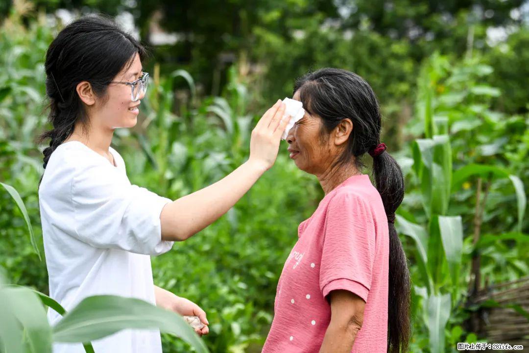 全网追的“扁担女孩”,找了一份暑假工,时薪12元 - 德州生活资讯 - 德州28生活网 dz.28life.com